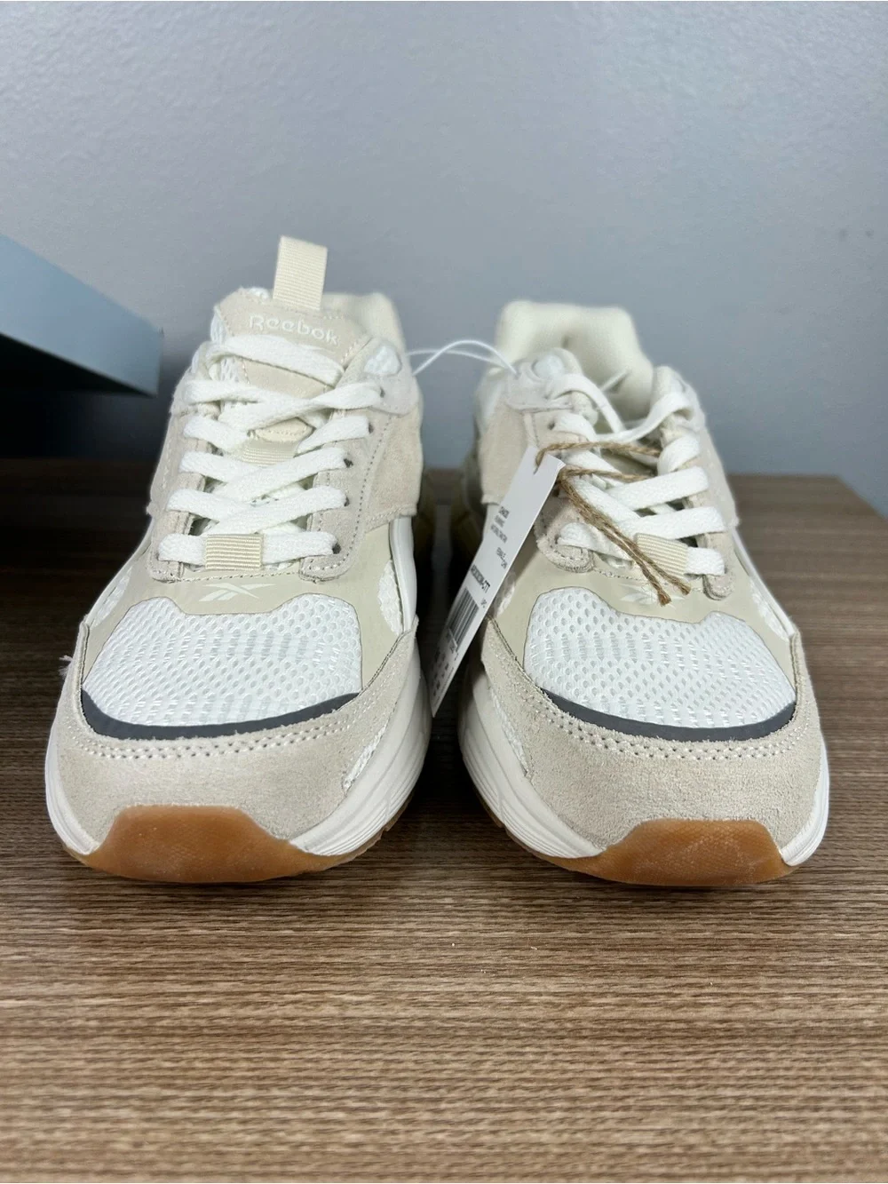 Reebok Women's tan natural Lace-Up chaos Sneakers size 9 - Picture 2 of 9